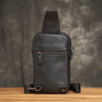 Sac banane homme en cuir noir, trois poches, allure rétro