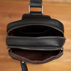 Sac banane homme en cuir noir, trois poches, allure rétro
