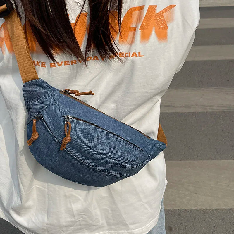 Sac banane en jean mixte, trois poches zippées