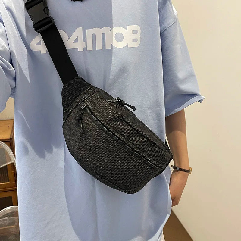 Sac banane en jean mixte, trois poches zippées