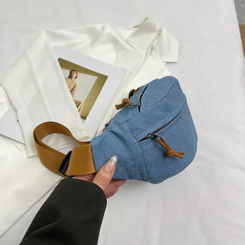Sac banane en jean mixte, trois poches zippées