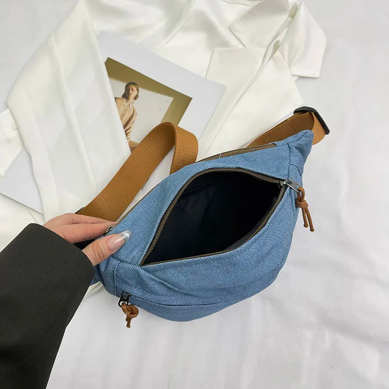 Sac banane en jean mixte, trois poches zippées