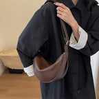 Sac banane femme de forme arrondie, café ou marron clair