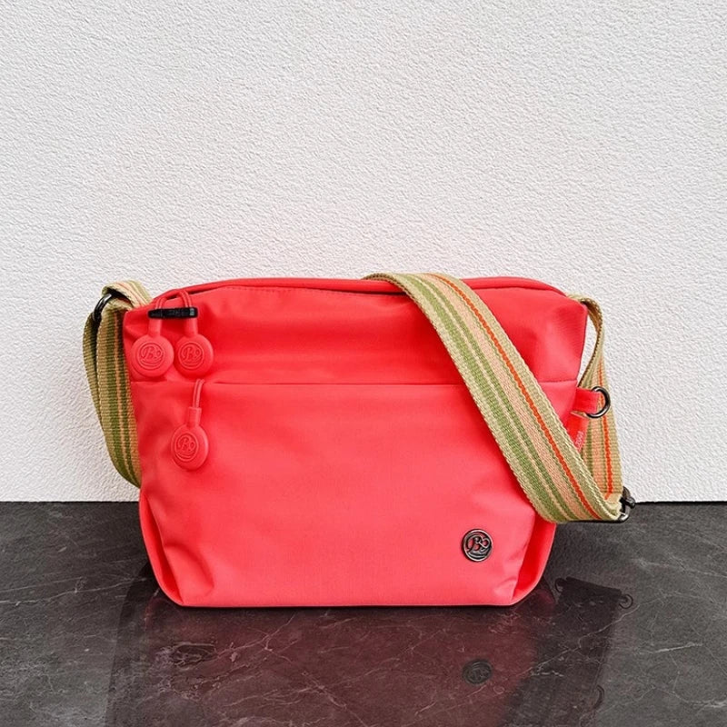 Sac banane femme antivol pour le voyage, tissu imperméable, rouge