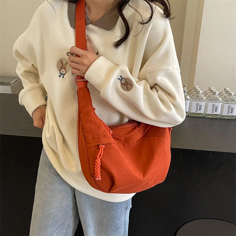 Sac banane oversize femme en nylon, forme demi-lune, 31 x 20 cm