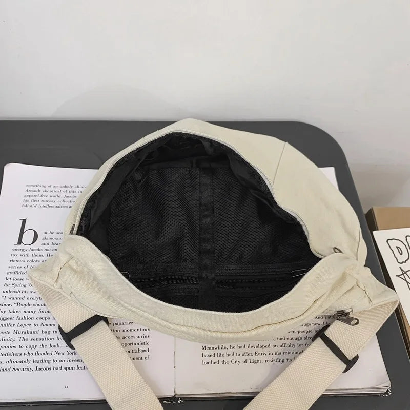 Grand sac banane femme 41 x 19 cm, trois poches zippées