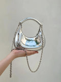 Sac bandoulière argenté demi-lune, anse et chaîne à maillons, argenté