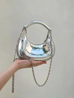 Sac bandoulière argenté demi-lune, anse et chaîne à maillons, argenté