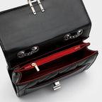 Sac à main carré noir mat à intérieur rouge, bandoulière