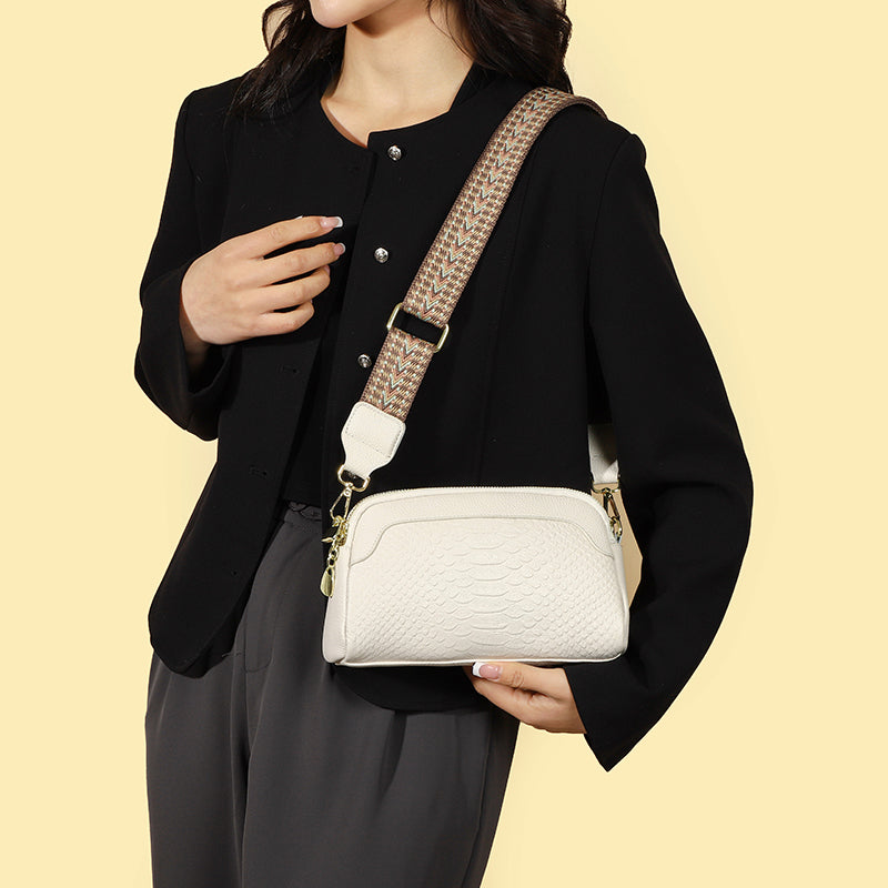 Sac effet croco femme, large bandoulière à motif baroque