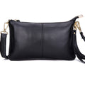Sac bandoulière forme enveloppe en cuir grainé noir, noir