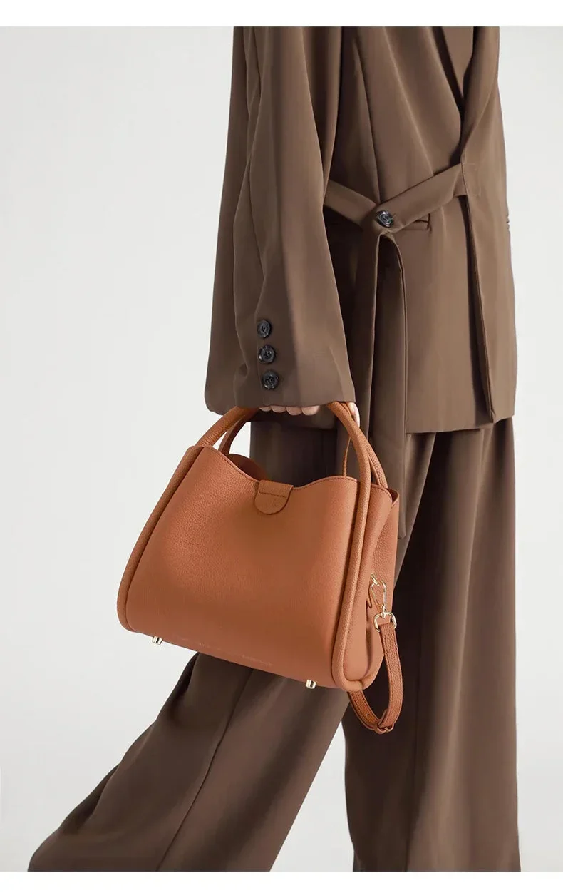 Sac bandoulière femme en cuir grainé, trois compartiments