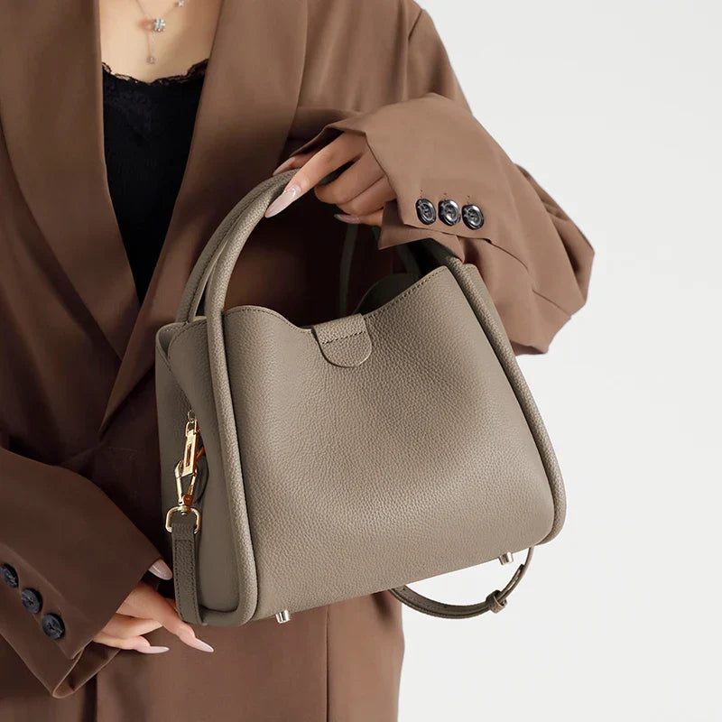 Sac bandoulière femme en cuir grainé, trois compartiments