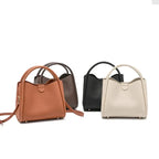 Sac bandoulière femme en cuir grainé, trois compartiments