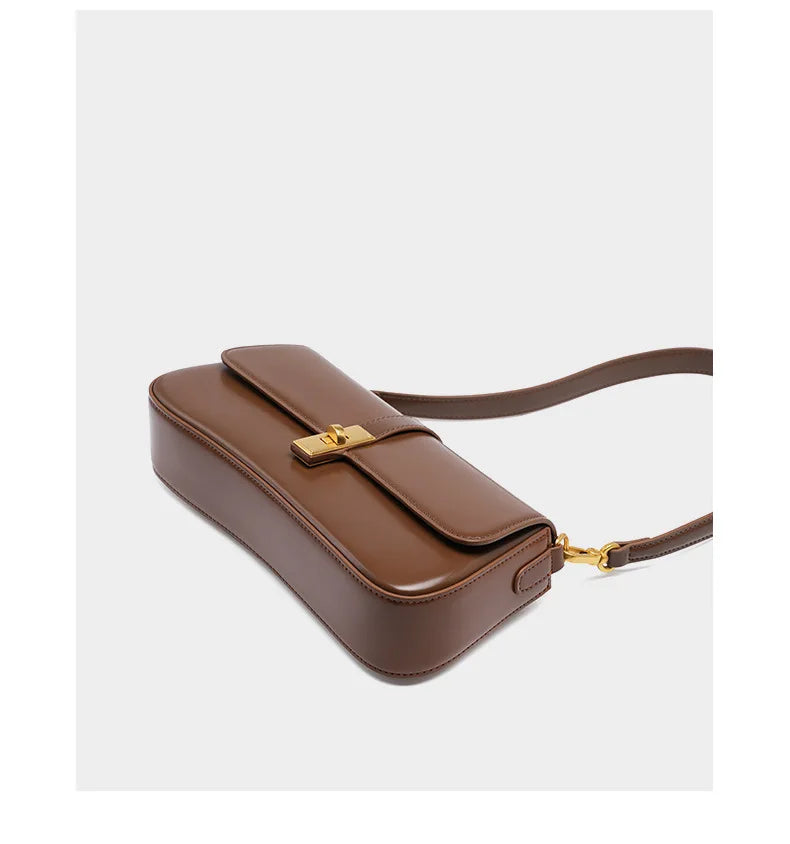 Sac bandoulière femme marron en cuir fendu, rabat à loquet doré