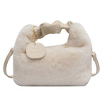 Sac bandoulière femme en fausse fourrure, anse froncée, cinq coloris, blanc