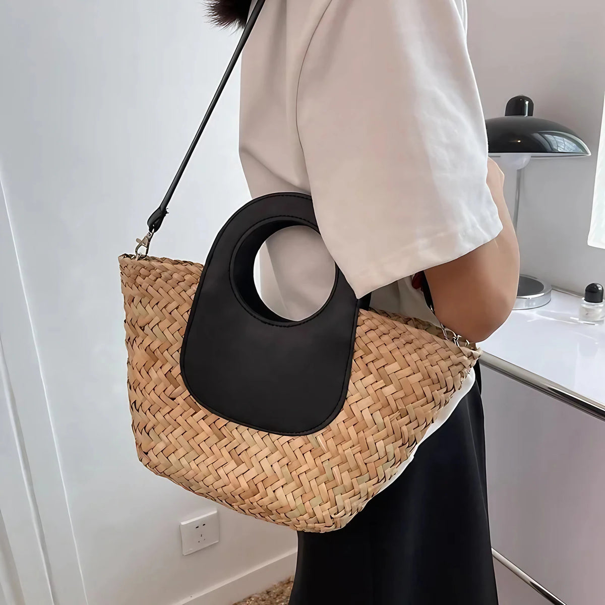 Sac bandoulière femme tressé façon petit panier, 19 x 18 cm, noir