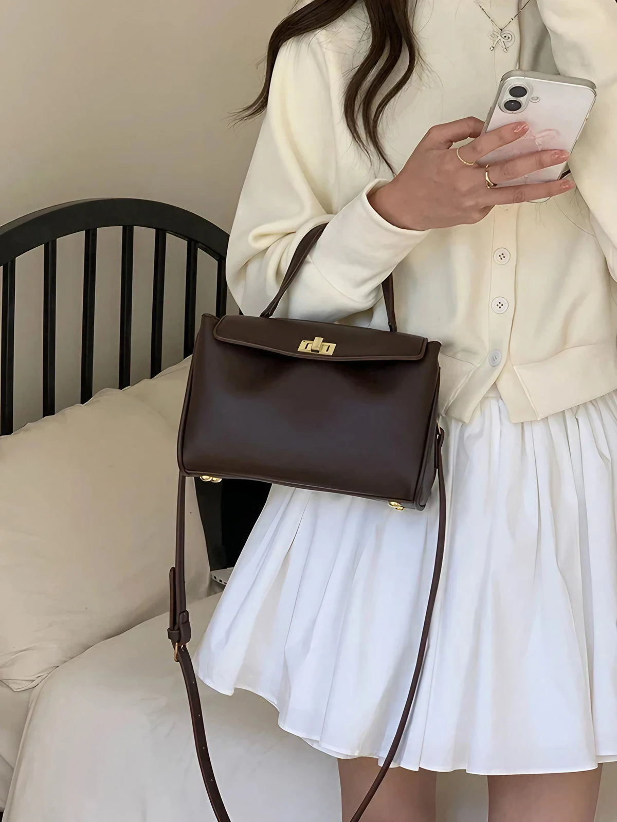 Sac bandoulière femme en similicuir, fermoir doré, 19 x 13 cm, chocolat