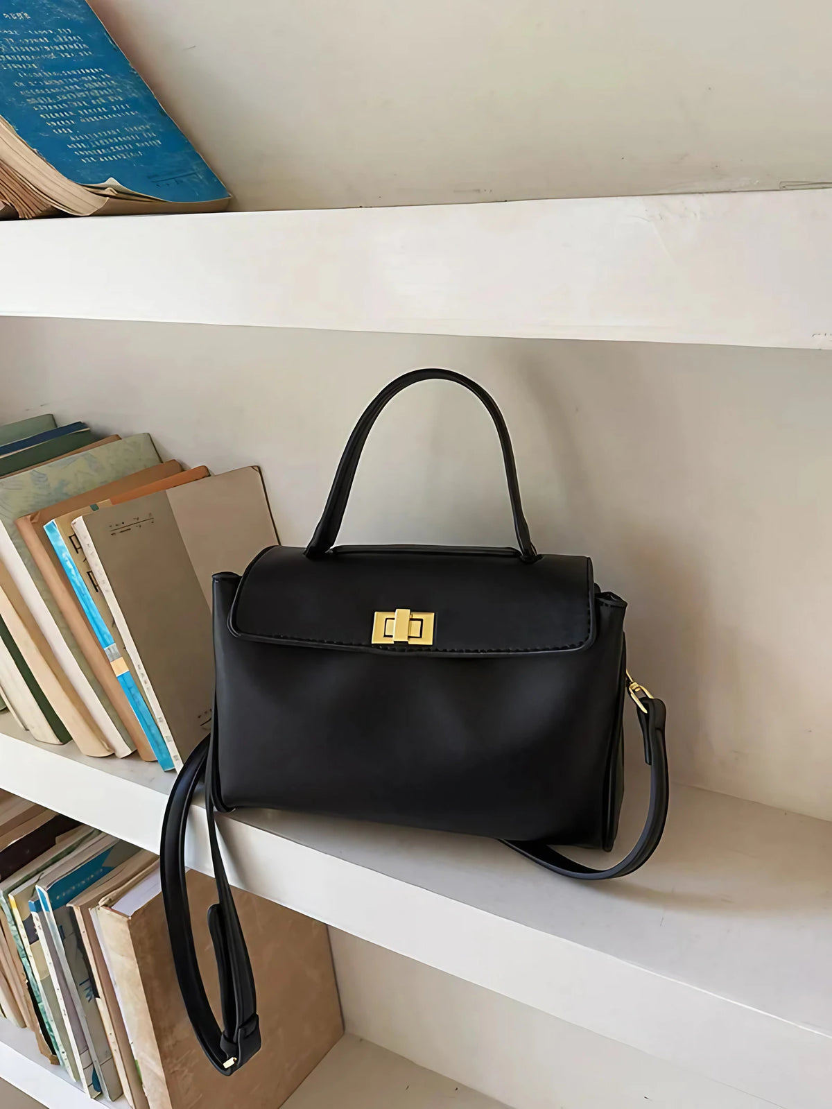 Sac bandoulière femme en similicuir, fermoir doré, 19 x 13 cm, noir