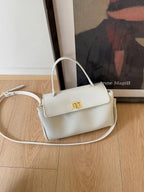 Sac bandoulière femme en similicuir, fermoir doré, 19 x 13 cm, blanc