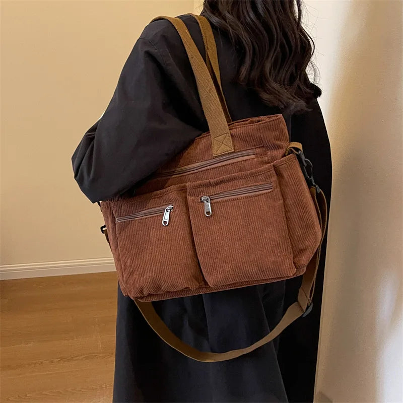 Sac cabas femme aspect velours côtelé, cinq poches extérieures