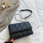 Sac bandoulière femme à chaîne argentée, forme carrée rigide, noir