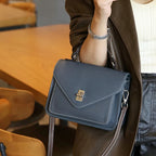 Sac carré bandoulière femme, deux sangles amovibles, six coloris, bleu