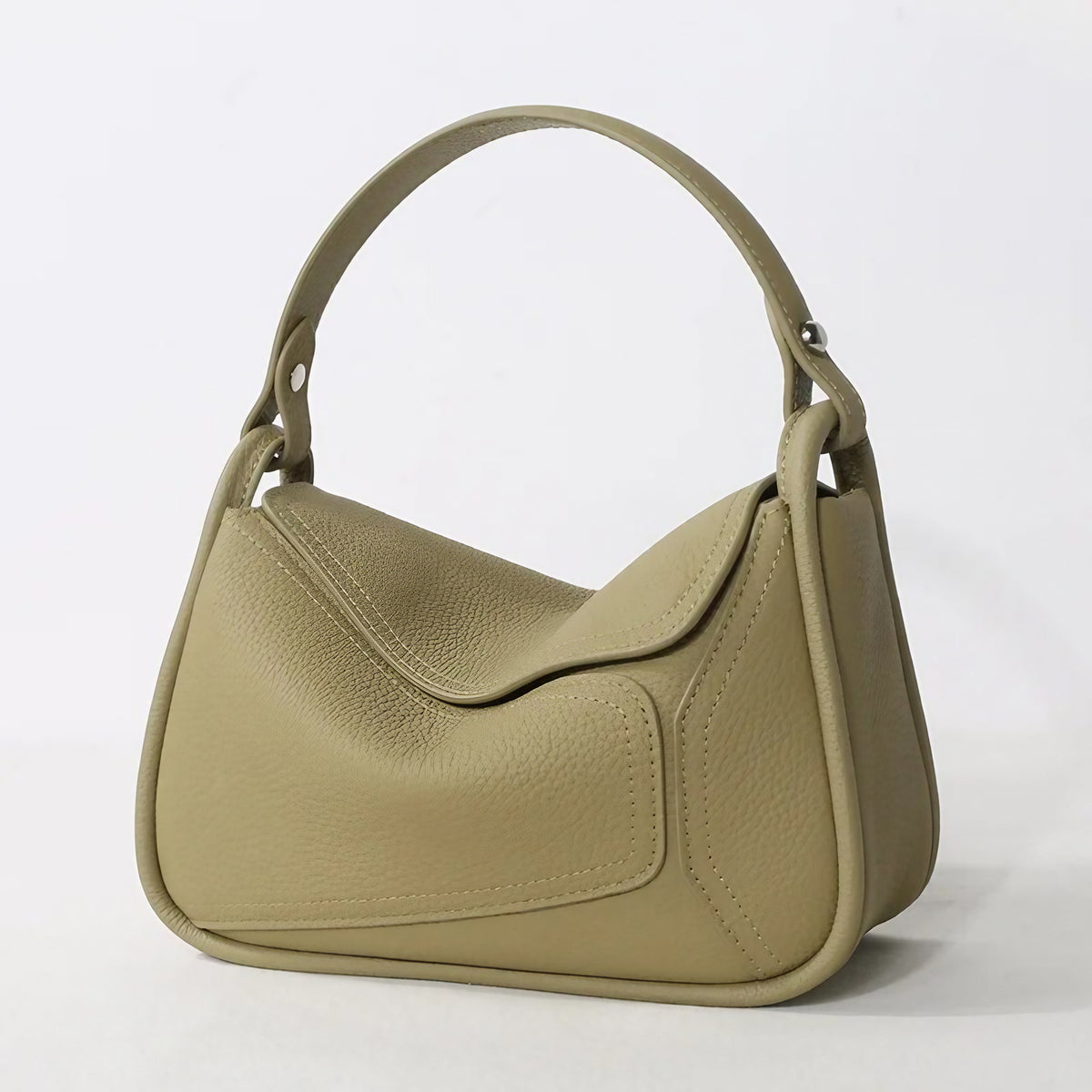 Petit sac bandoulière femme arrondi à rabat aimanté, cinq coloris, beige