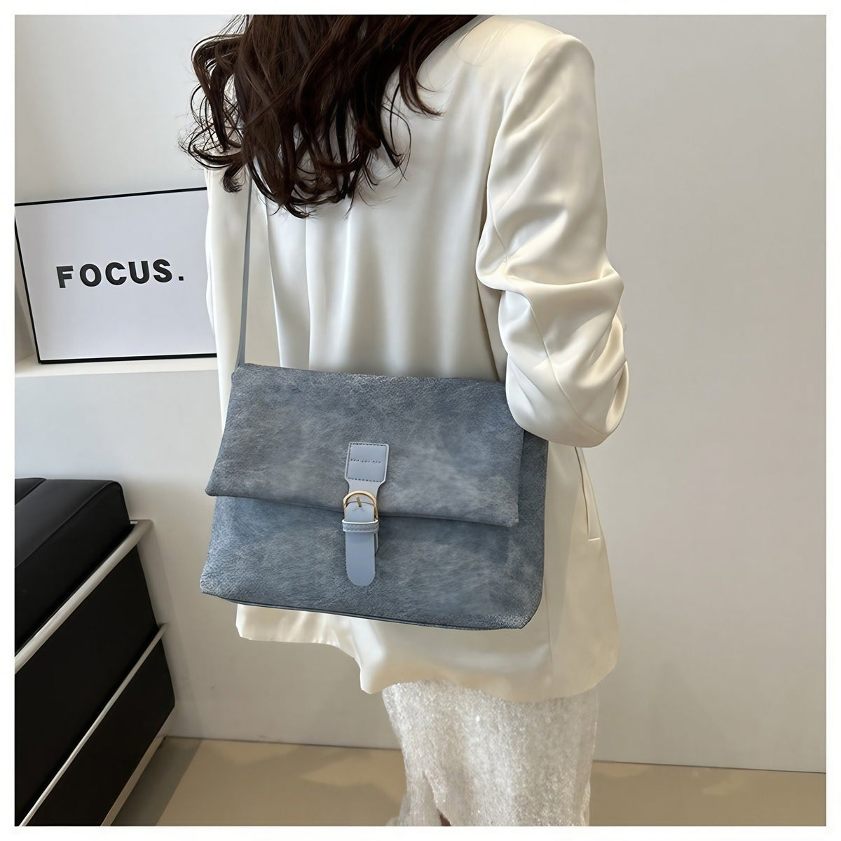 Sac bandoulière femme structuré en similicuir mat, quatre coloris