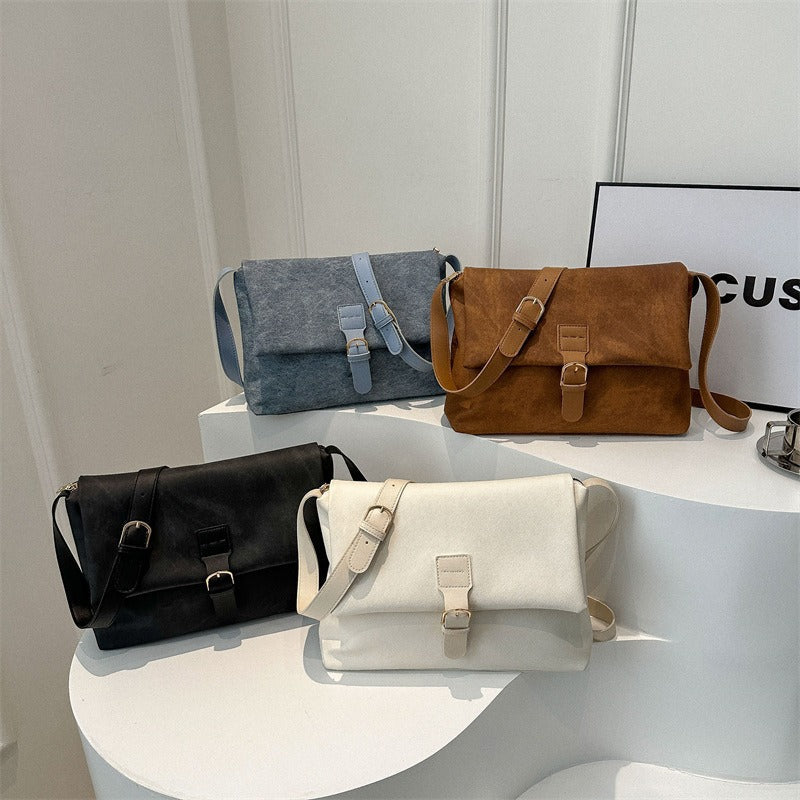 Sac bandoulière femme structuré en similicuir mat, quatre coloris
