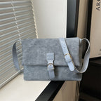 Sac bandoulière femme structuré en similicuir mat, quatre coloris, bleu
