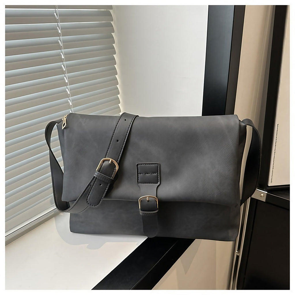 Sac bandoulière femme structuré en similicuir mat, quatre coloris, noir