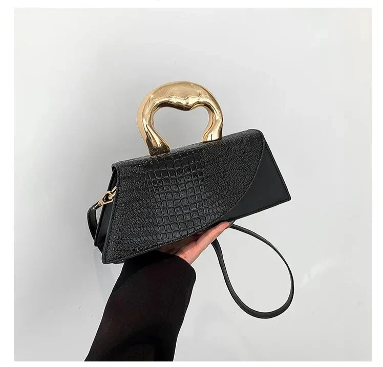 Sac bandoulière femme effet croco, forme allongée, six coloris