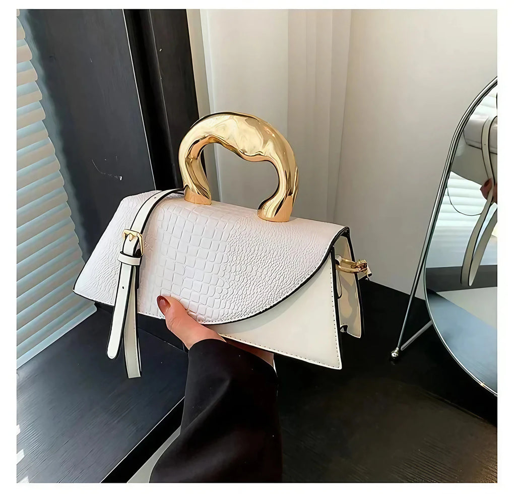 Sac bandoulière femme effet croco, forme allongée, six coloris, blanc