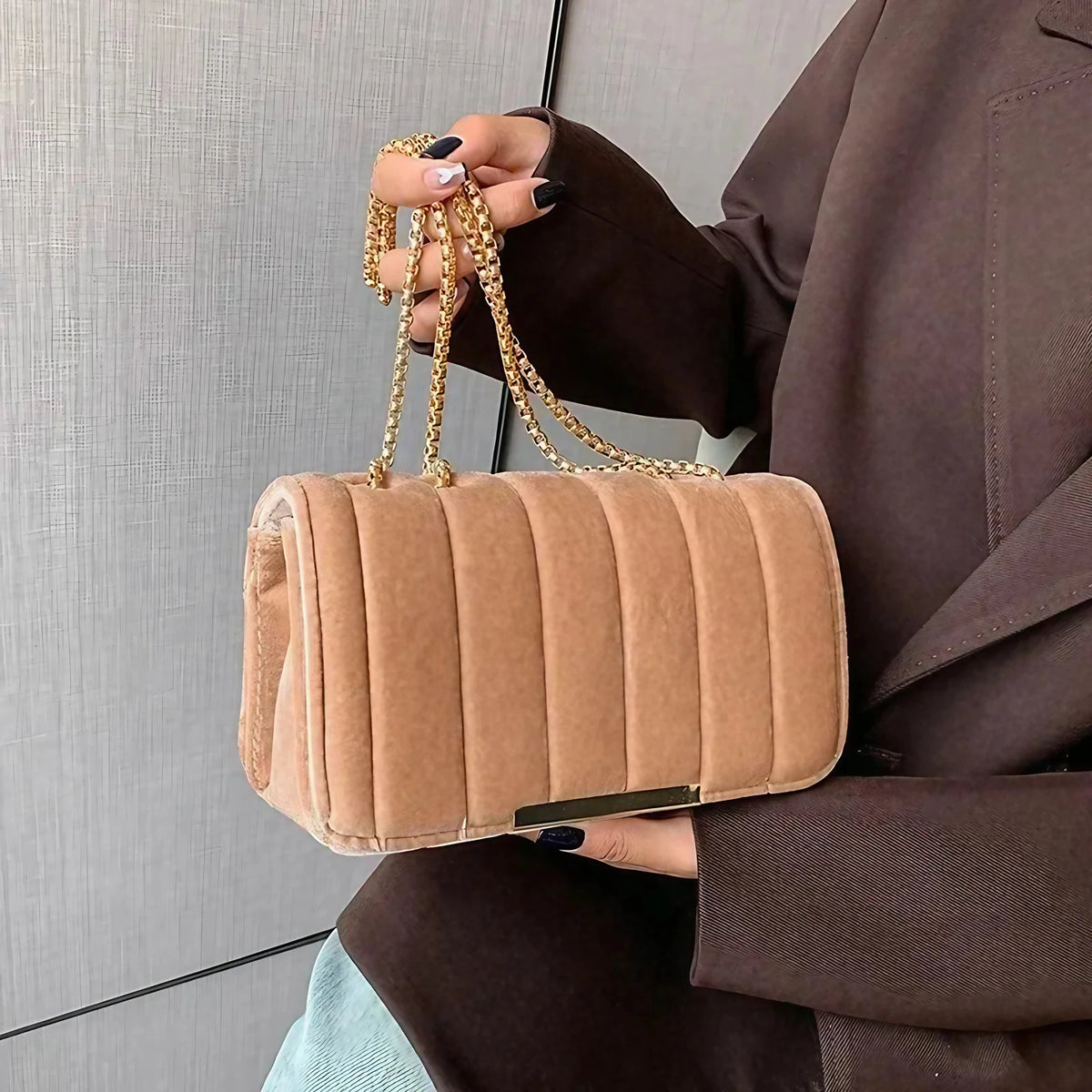 Sac bandoulière femme en velours, chaîne dorée, six coloris, beige