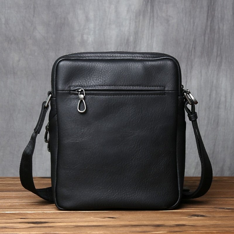 Sac bandoulière homme en cuir noir, format tablette