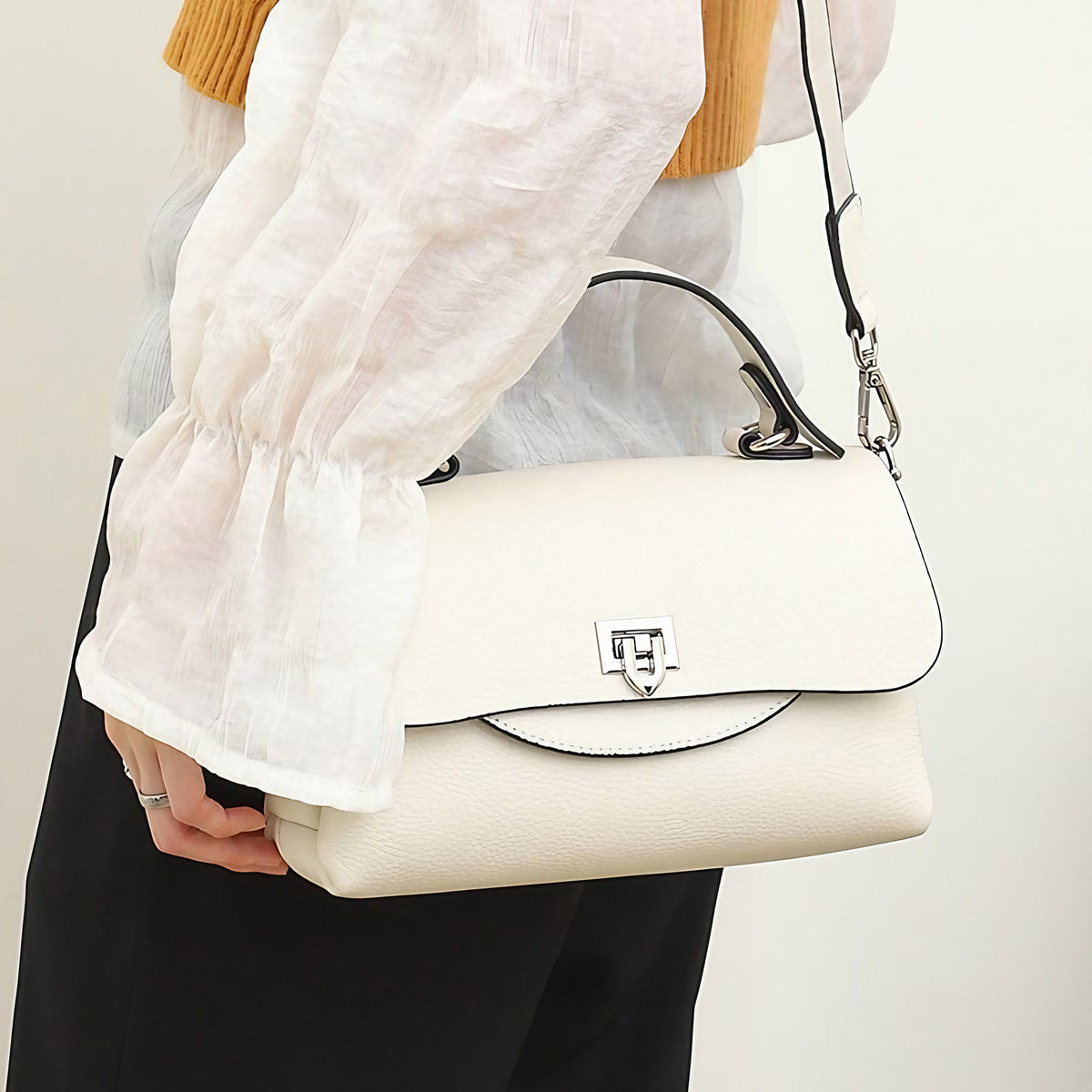 Sac bandoulière femme en cuir à bouton décoratif, huit coloris