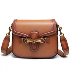 Sac bandoulière femme à rabat surpiqué, en deux tailles, caramel