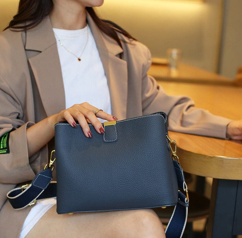 Sac bandoulière femme en cuir zippé, six coloris