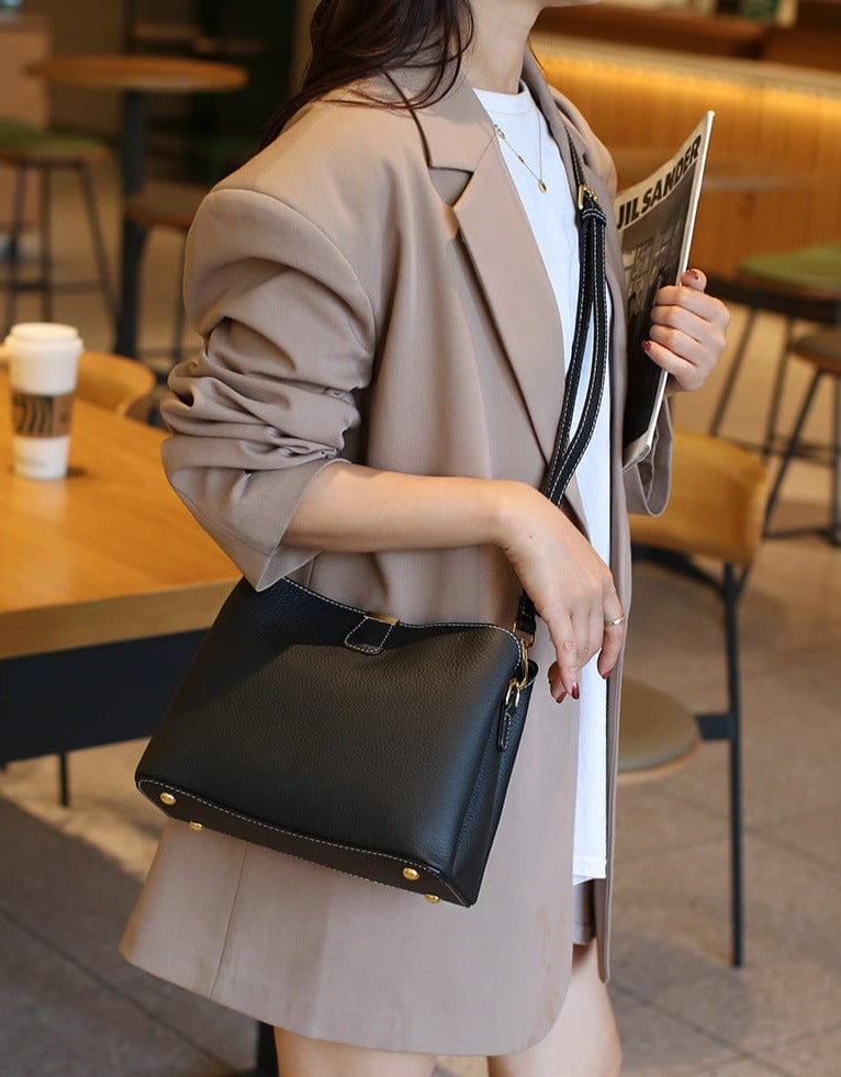 Sac bandoulière femme en cuir zippé, six coloris