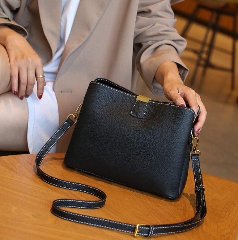 Sac bandoulière femme en cuir zippé, six coloris