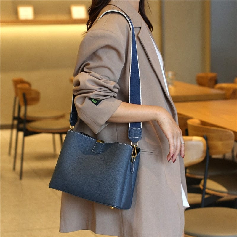 Sac bandoulière femme en cuir zippé, six coloris
