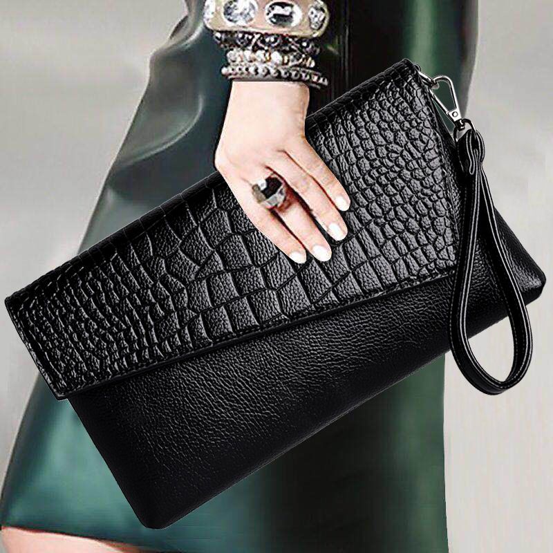 Sac bandoulière femme motif python, à rabat, 25 x 15 cm