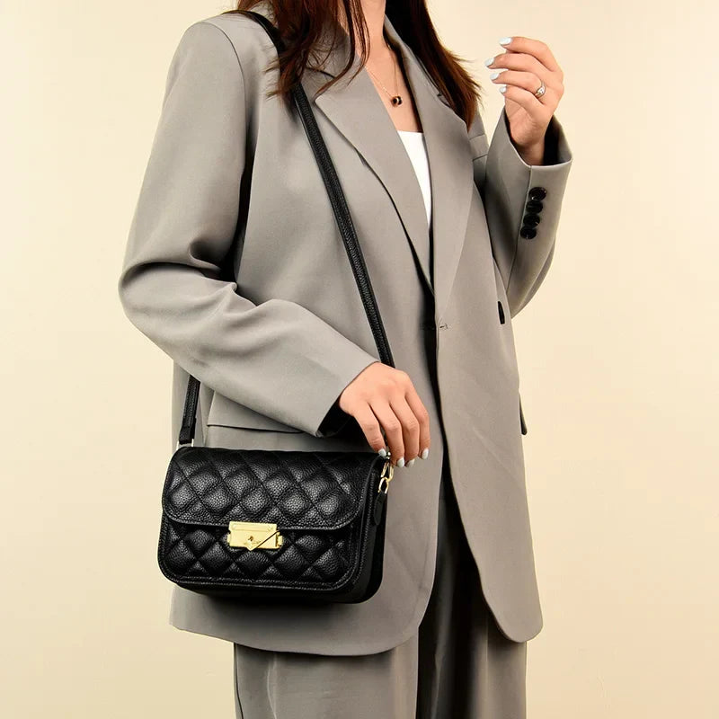 Petit sac bandoulière matelassé femme, noir ou crème