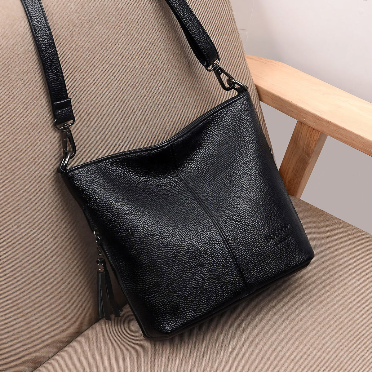 Sac bandoulière femme noir en similicuir grainé, forme trapèze, noir