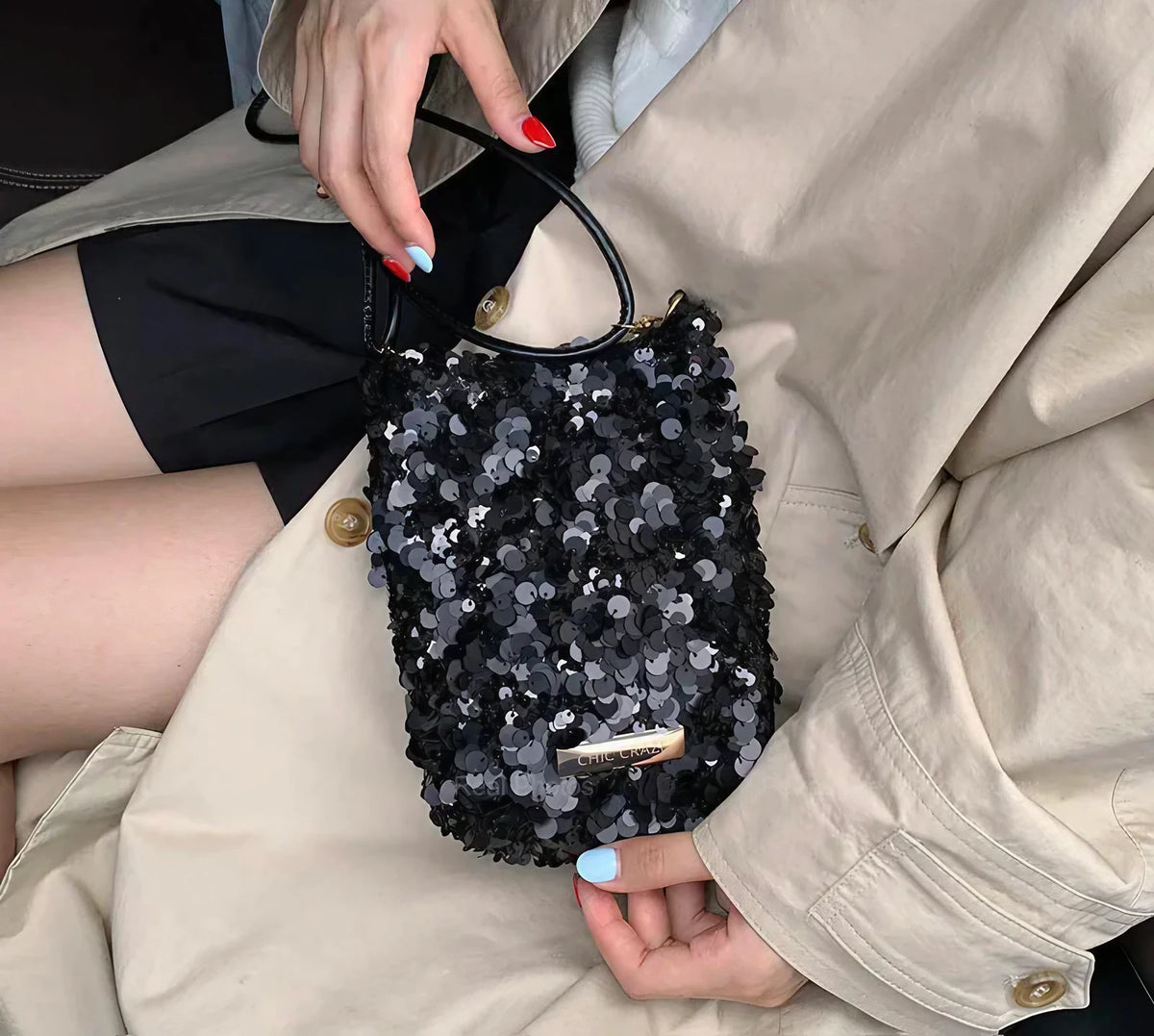 Petit sac bandoulière à sequins femme, écru ou noir