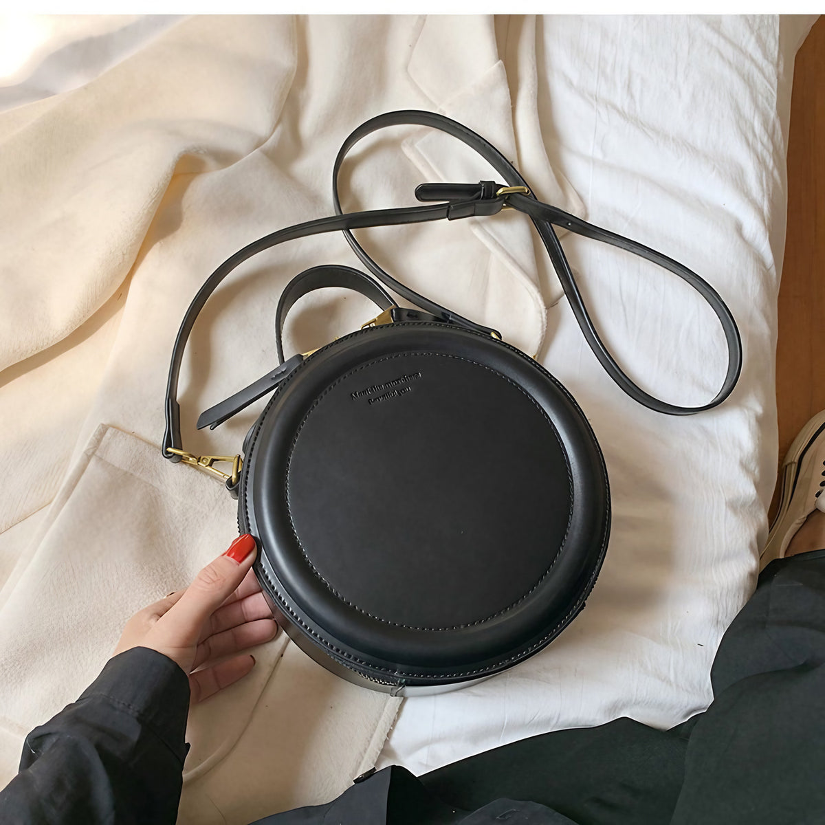 Sac rond noir femme, forme profonde, bandoulière amovible, noir