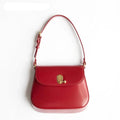 Sac bandoulière rouge femme, finition mate, rabat à loquet doré, rouge