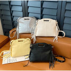 Sac bandoulière femme trapèze à franges, similicuir, quatre coloris