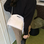 Sac bandoulière femme trapèze à franges, similicuir, quatre coloris, blanc